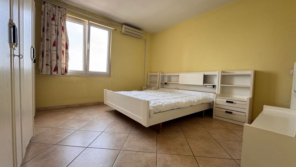 Apartment 2+1 for sale 🏡  📍 Location: Pazari i Ri 🏢 Floor: 8 (last) with elevator 🏗️ Year of construction: 2000  📐 Area: 106 m² 🛁 2 bathrooms 🌅 1 balcony  💰 Price: 250,000 €  For more information, contact us.