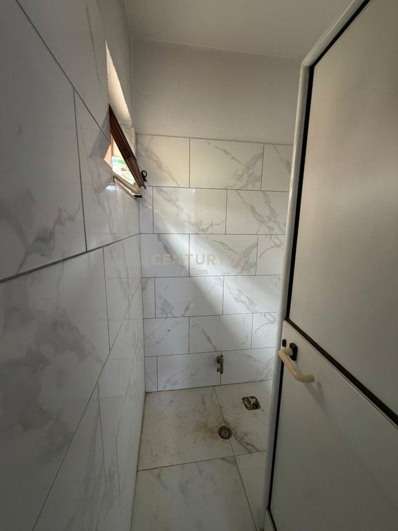 JEPET ME QIRA DYQAN PRANE MARKATES NE DURRES