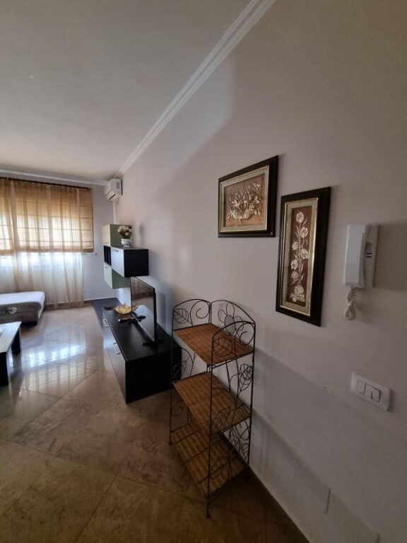 📣 QERA Apartament 1+1 📍 Prane Gjimnazit "Petro Nini Luarasi" ✨  💶 Cmimi 60.000 Leke/Muaj