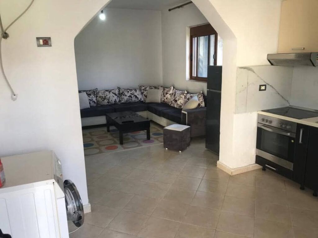 JEPET ME QERA KATI I PARE 1+1, SHTEPI PRIVATE - TIRANE