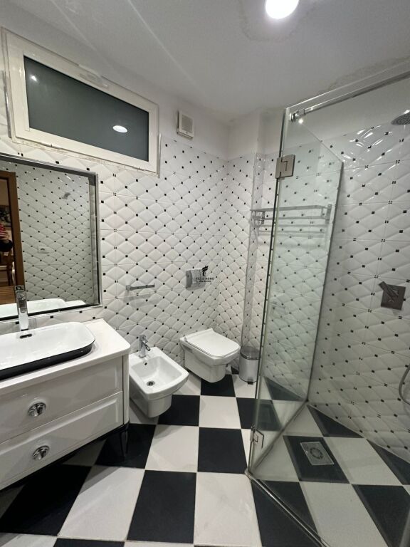 SHITET APARTAMENT 2+1+2 MINE PEZA 25.000.000 LEKE FH-67693