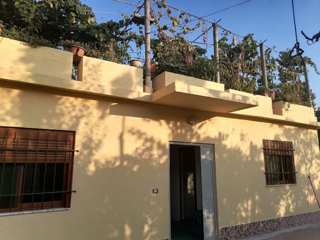 SHITET SHTEPI PRIVATE NE DURRES (PLAZH)