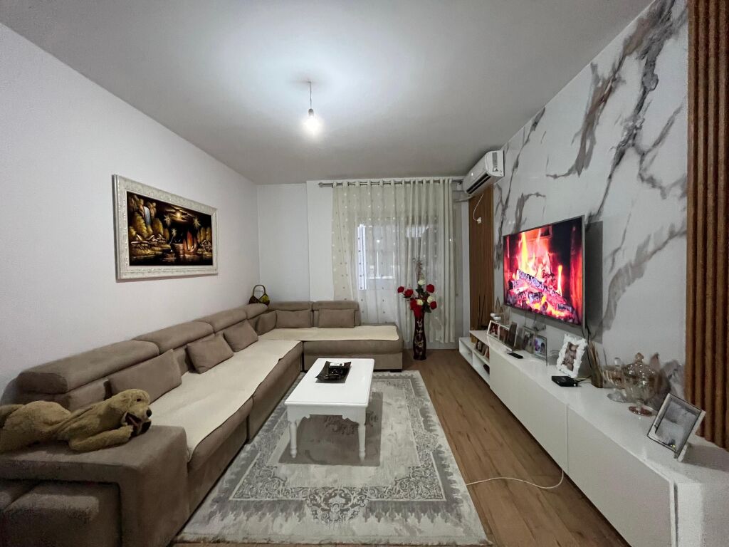 Apartment 2+1 for sale in Shkoze!