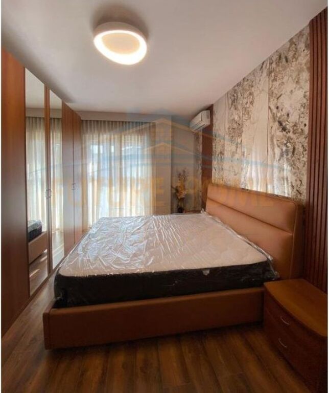 In vendita , Appartamento 2+1+2 , Via Mine Peza , Tirana