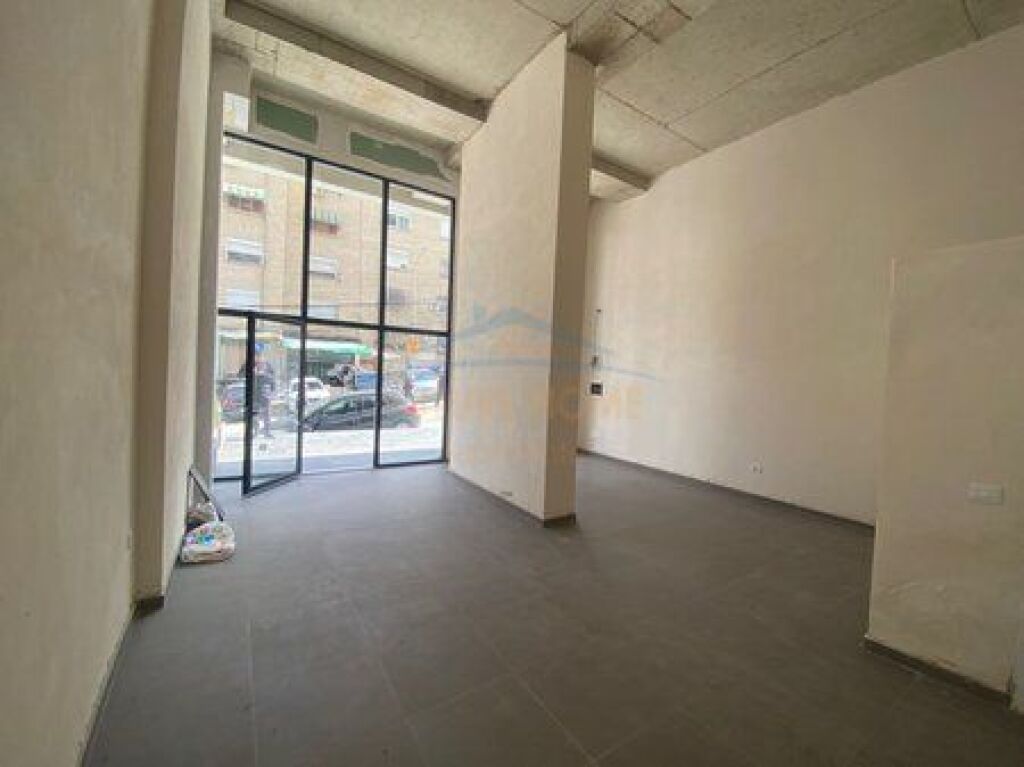 Qera, Ambient Biznesi, Rruga e Dibres, Tirane . Empire67048