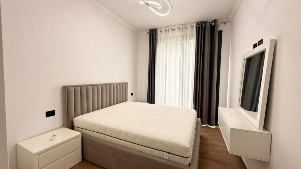 Apartament 1+1+ post parkimi me qira ne Teg
