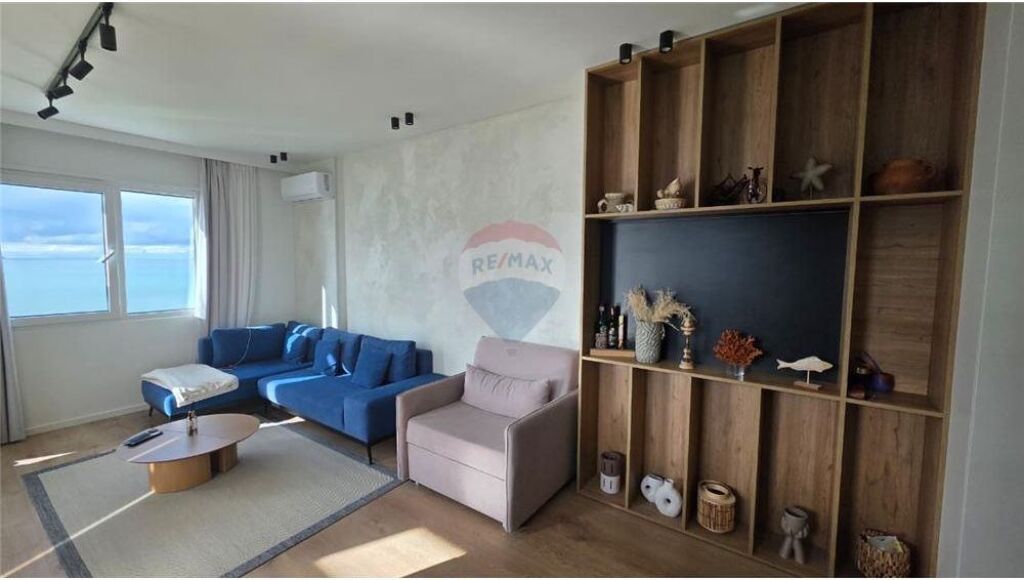 Shitet Garsoniere + Apartament 1+1 në Lungomare