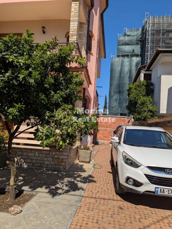 Sale | Shtëpi private 6 + 1 | Don Bosko | 515000 €