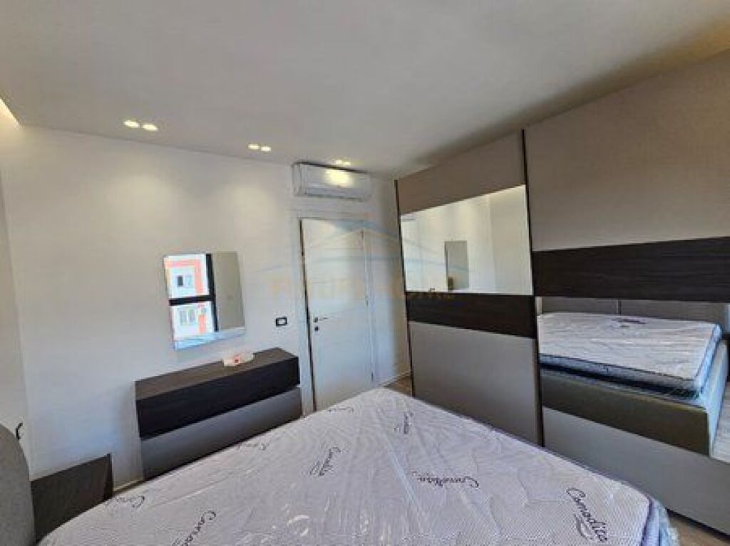 Shitet, Apartament 2+1+2 , Kompleksi Ndregjoni, Jordan Misja.