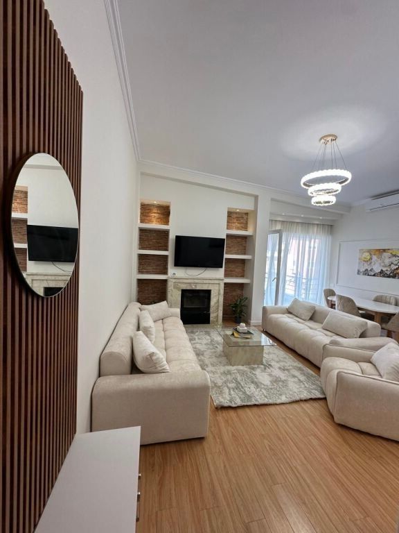 2+1+2 in affitto al Liqeni Thate