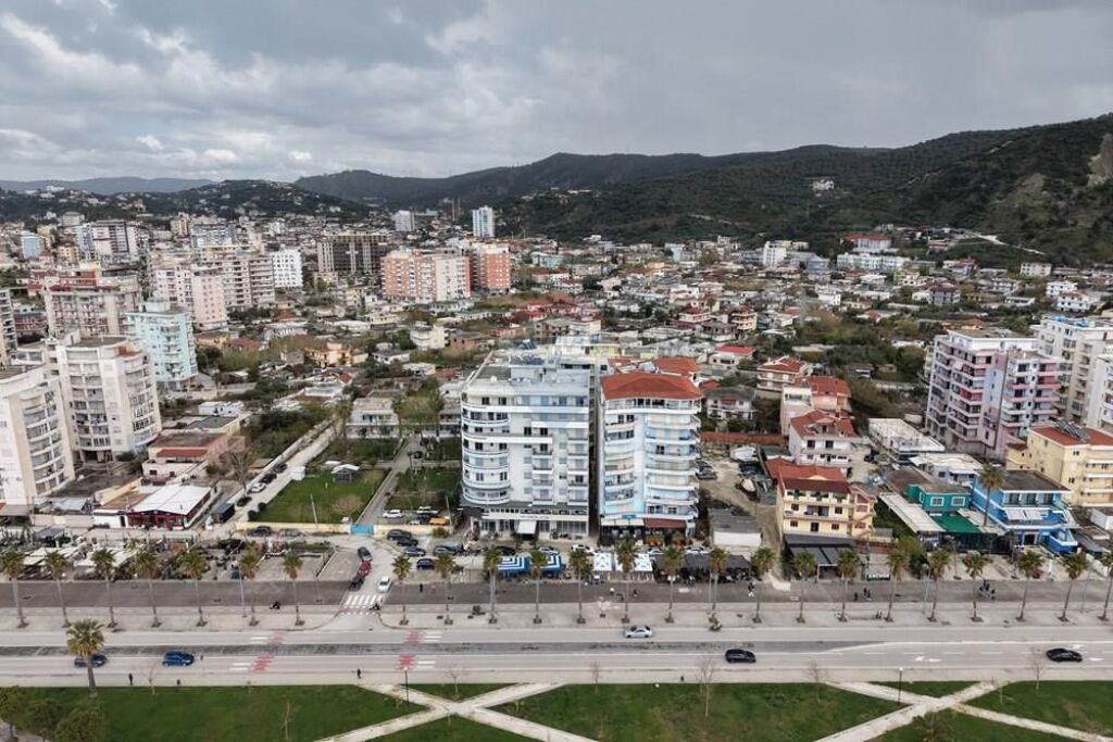 🔥🌊 OKAZION ELITAR – AMBIENT TREGTAR NË VIJË TË PARË, LUNGOMARE VLORË 🌊🔥