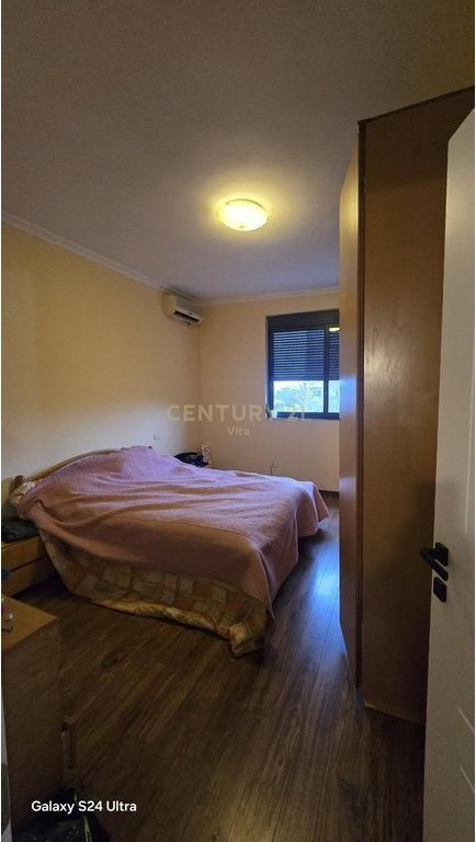 SHITET VILE NE QENDER TE DURRESIT !!!!!!!!!