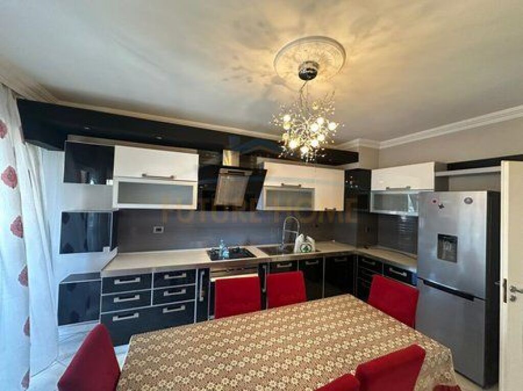 Shitet, Apartament 2+1+2, Laprake, Tirane