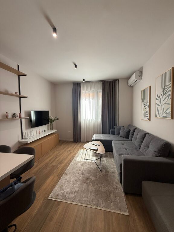 Selvia – Rr. Siri Kodra  🏡 Apartament 1+1 + depo për shitje