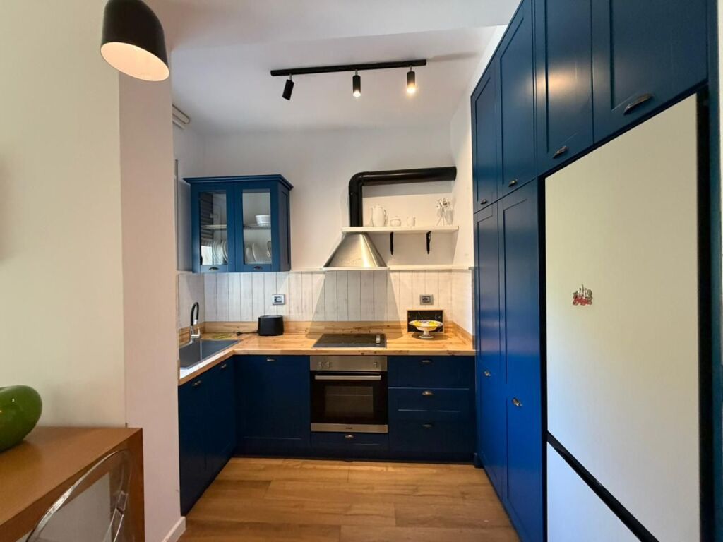 Apartament 2+1 per qira tek Liqeni i Thate.