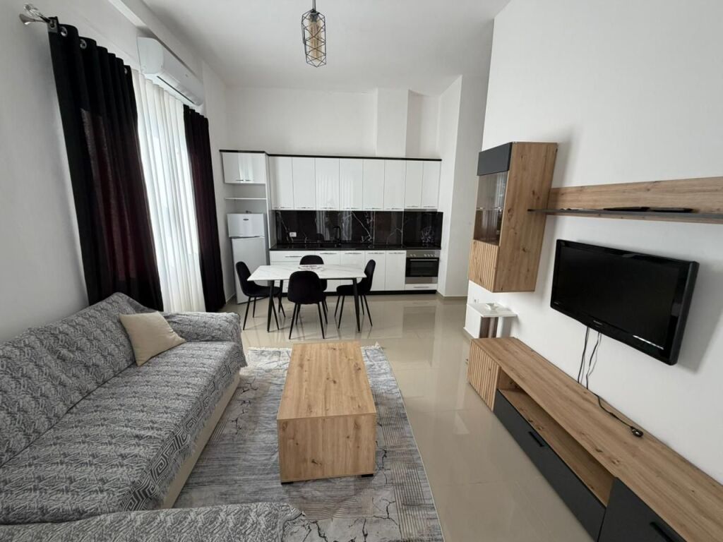 Affittasi appartamento arredato 2+1, primo piano 📍 Zona Astir, complesso Tudas  💰 Prezzo: * 50.000 lekë
