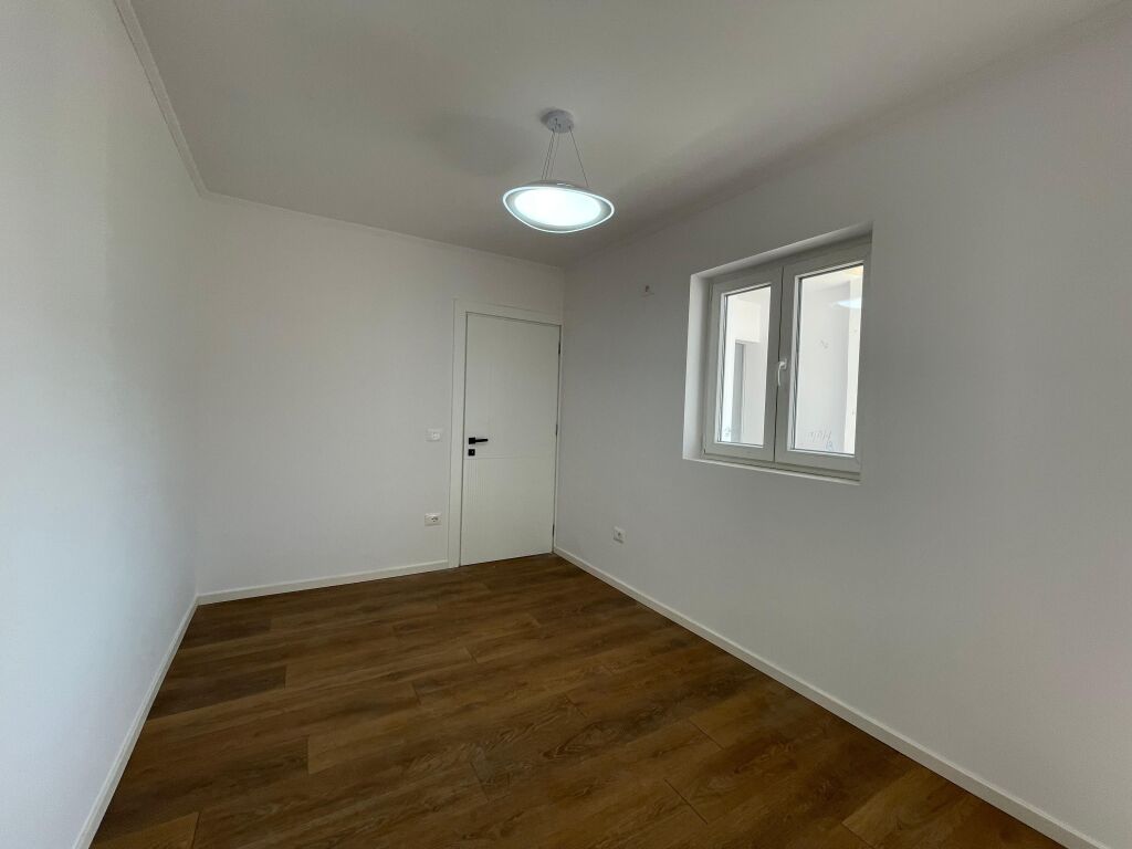 Apartament 1+1 per shitje tek Tregu Elektrik ne Ali Demi.