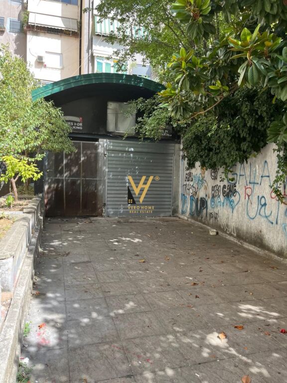 JEPET MAGAZINE 30 M2 ME QERA EHW, KOMUNA E PARISIT 30.000 LEKE