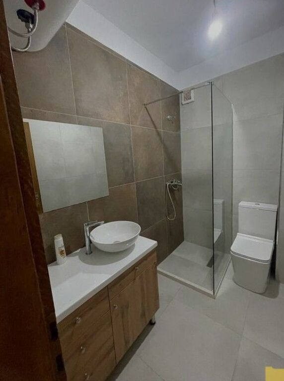 Qera, Apartament 2+1+2, Liqeni Artificiale (Garda), Tirane.
