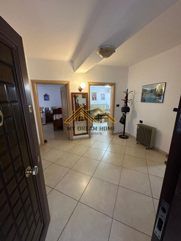 Apartament 2+1 në shitje te Rruga e re e Portit!