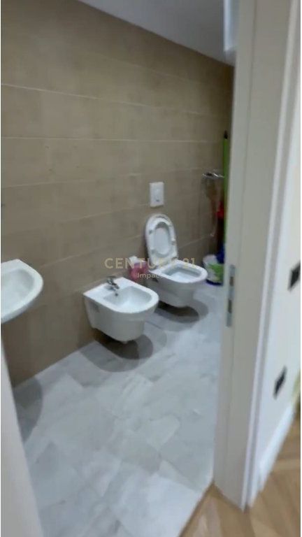 Apartment 2+1+2 for sale in the Hipoteka area, Tirana