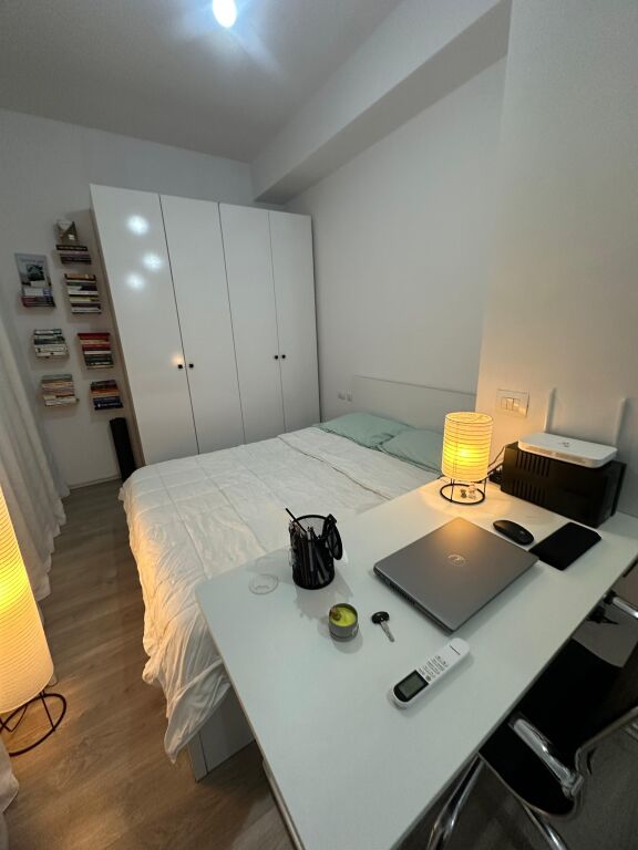 Shitet garsoniere – Mangalem, Ali Demi