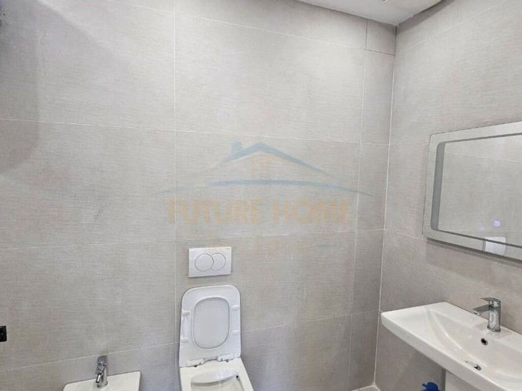 Shitet, Apartament 2+1+2 , Kompleksi Ndregjoni, Jordan Misja.