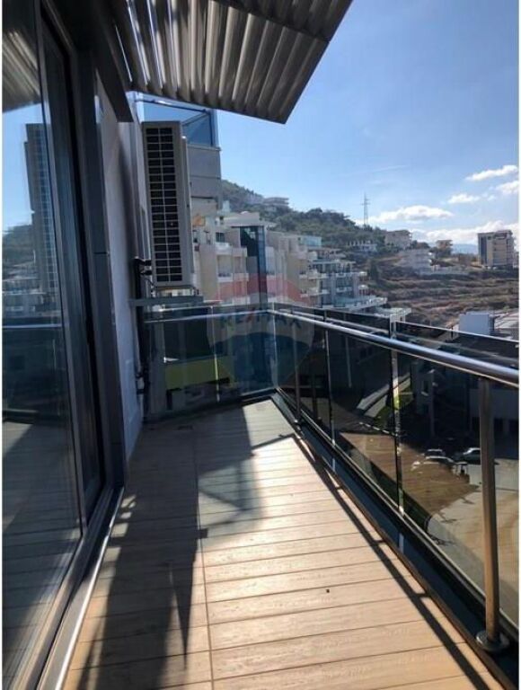 Apartament - Për Shitje - Rruga Dhimitër Konomi, Vlorë