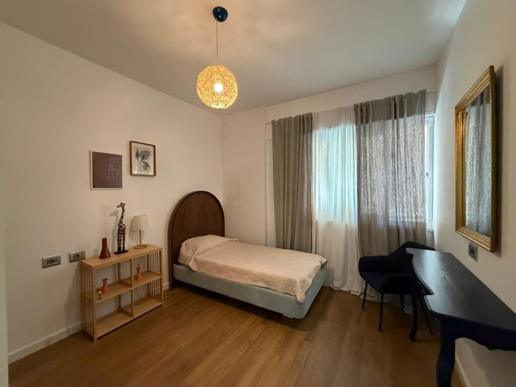 Apartament 2+1 per qira tek Liqeni i Thate.