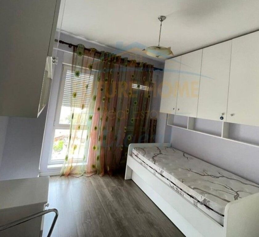 Qera, Apartament 2+1, Ish Parku i Autobuzave, Tirane.