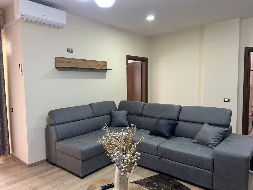 Apartament 1+1 me qira - Rruga e Kavajes