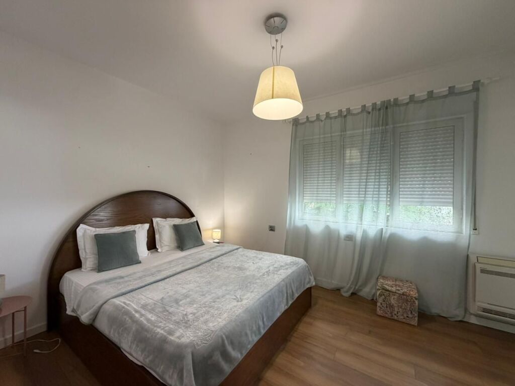 Apartament 2+1 per qira tek Liqeni i Thate.