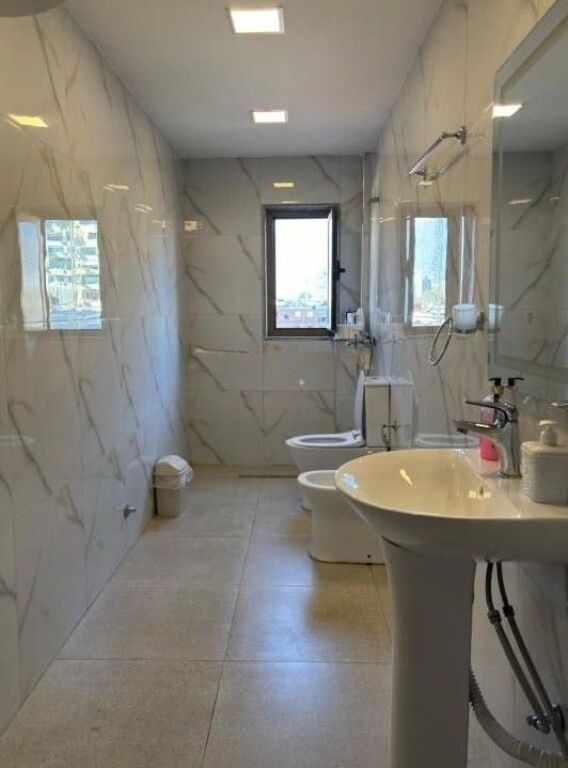 Hotel në Shitje në Myslym Shyri, Tiranë - 527.5m nga SHESHI SKENDERBEJ !