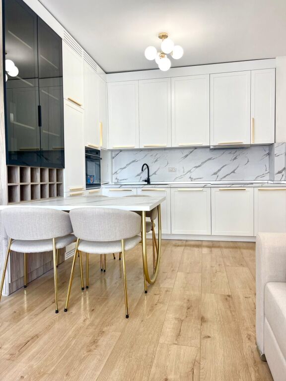 Jepet Me Qera Apartament 1+1+1 Ballkon