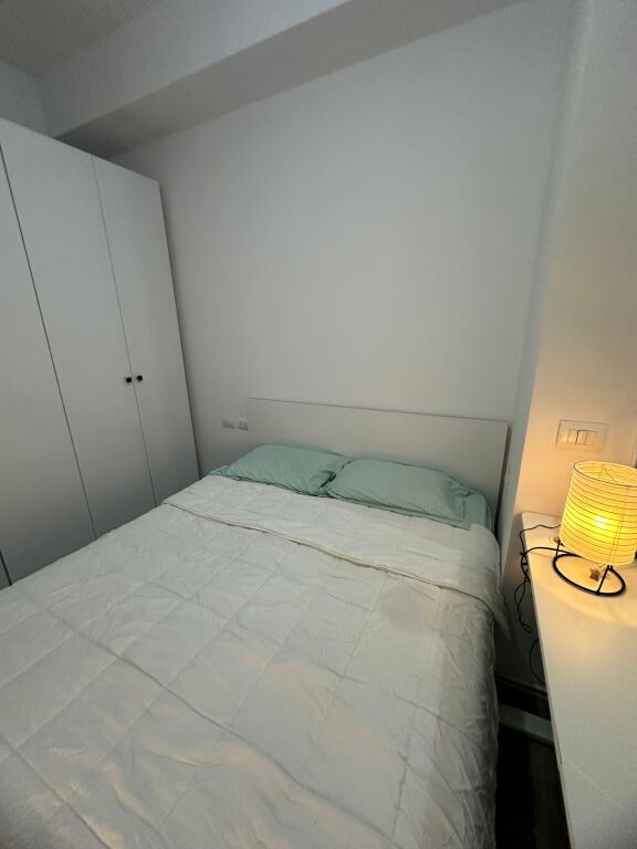 Shitet garsoniere – Mangalem, Ali Demi