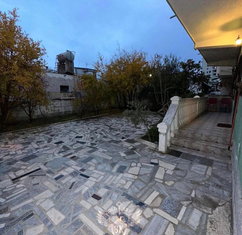 Vile me Qera • 2 Kate, 6+1+3 📍Ura Dajlanit  500€ ✅