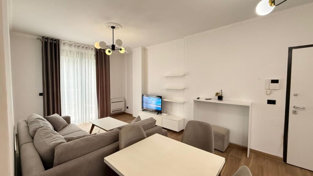 Apartament 1+1+ post parkimi me qira ne Teg