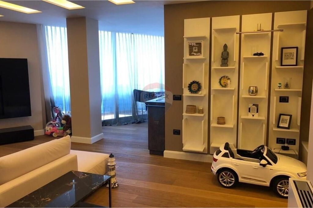 Apartament - Për Shitje - Rruga Dhimitër Konomi, Vlorë