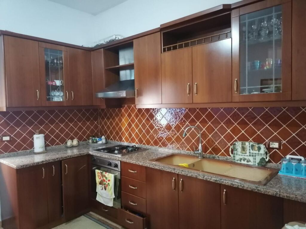 SHITET SHTEPI PRIVATE NE DURRES (PLAZH)