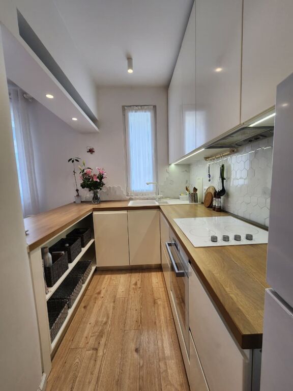 🌟 Prima volta in Affitto – Appartamento di Lusso 1+1 nel Cuore del Centro (📍Myslym Shyri – Taiwani) 60m² 4° Piano, Prezzo: 65,000Leke/Mese 🔥