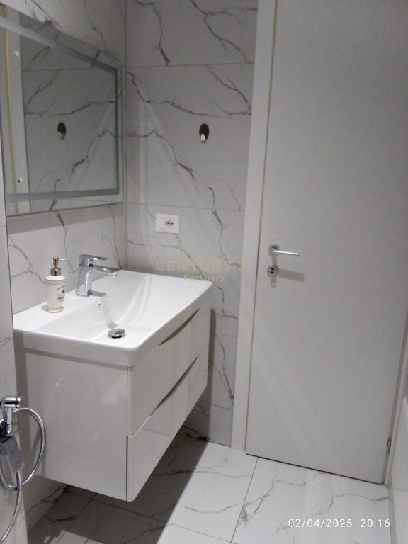 Apartament 1+1 me qira në rrugën Mine Peza