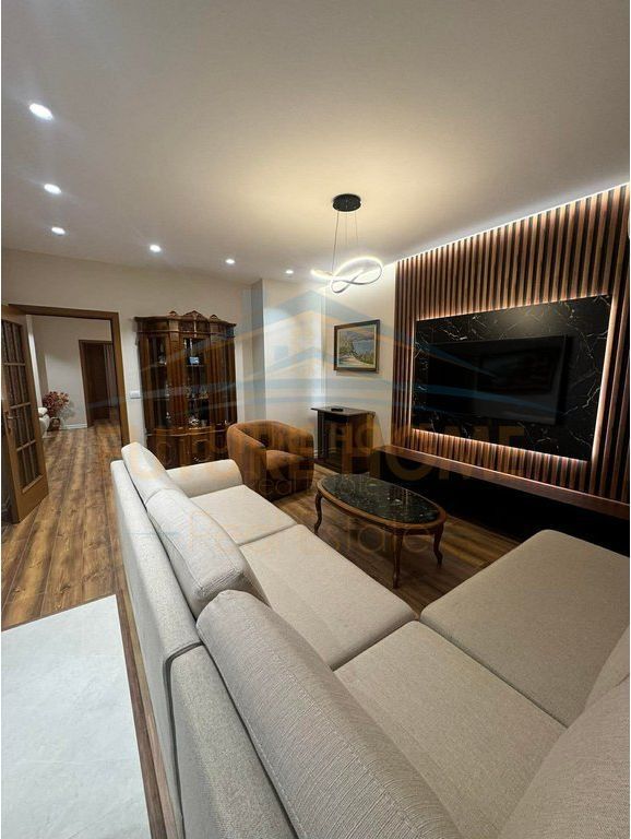 Shitet , Apartament 2+1+2 , Rruga Mine Peza , Tirane