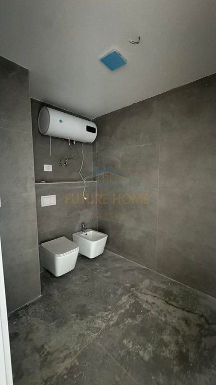 For sale, Apartment 2+1+2, Access Tirana, Former Shqiponja Square