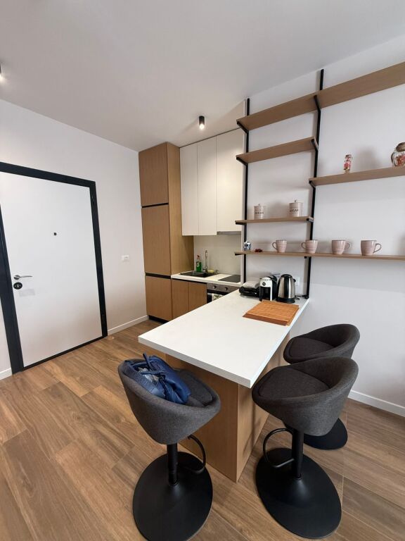 Selvia – Rr. Siri Kodra  🏡 Apartament 1+1 + depo për shitje