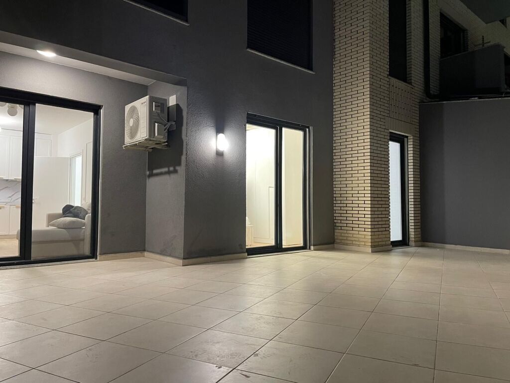 Jepet Me Qera Apartament 1+1+1 Ballkon
