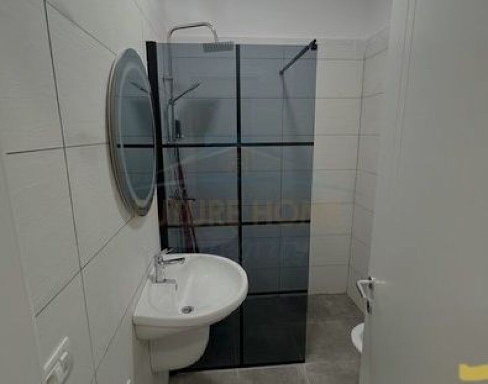 Affitto, Appartamento 1+1, Via Dibrës, Tirana.