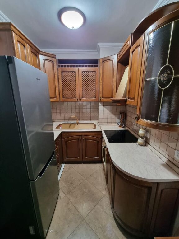 📣 QERA Apartament 1+1 📍 Prane Gjimnazit "Petro Nini Luarasi" ✨  💶 Cmimi 60.000 Leke/Muaj