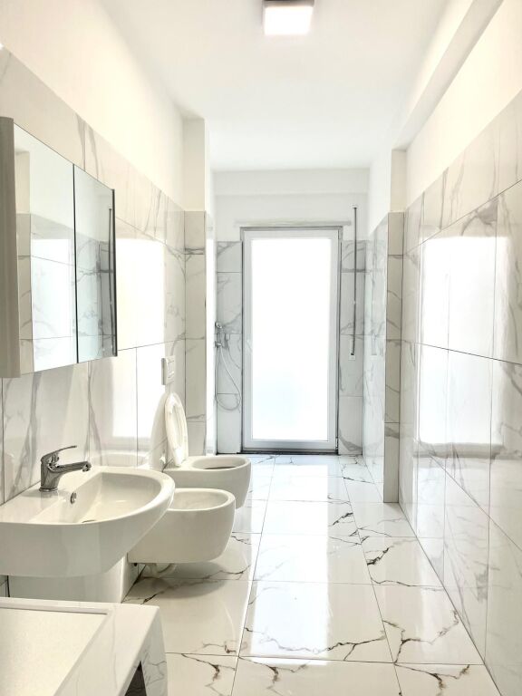 Jepet Me Qera Apartament 1+1+1 Ballkon