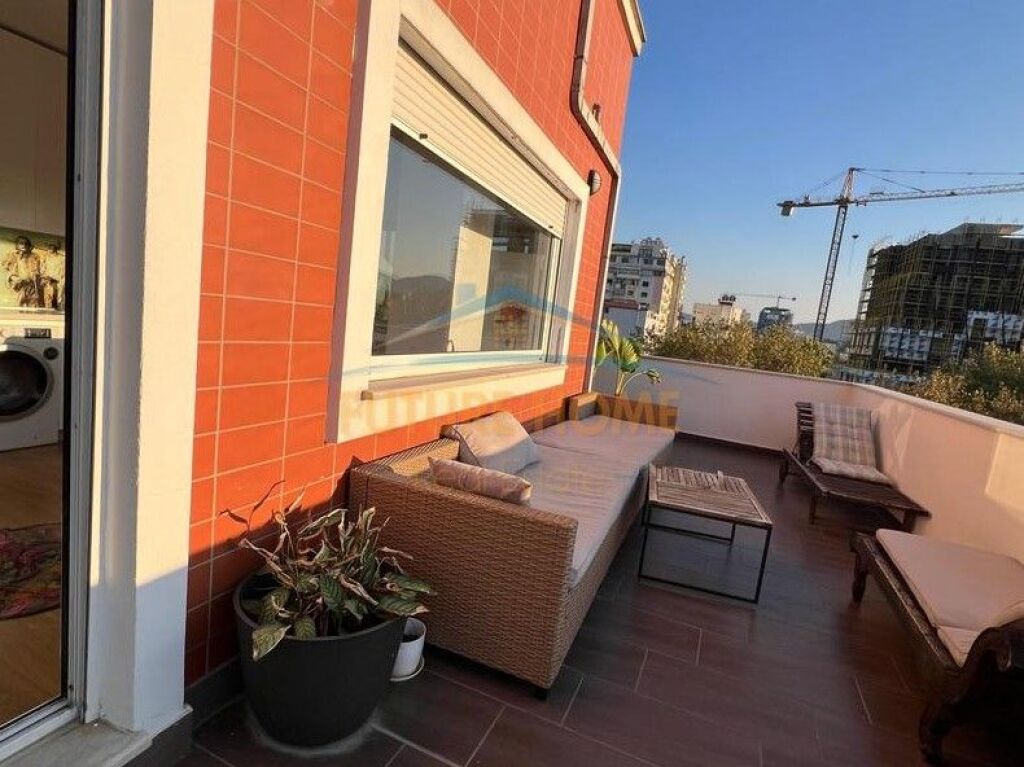 Shitje, Apartament Loft, Myslym Shyri.