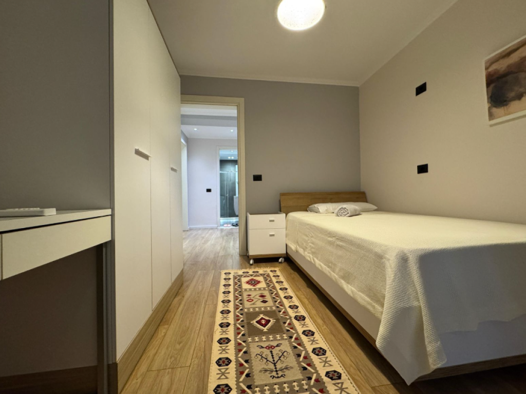 🏢 JEPET ME QIRA – RRUGA “MINE PEZA”